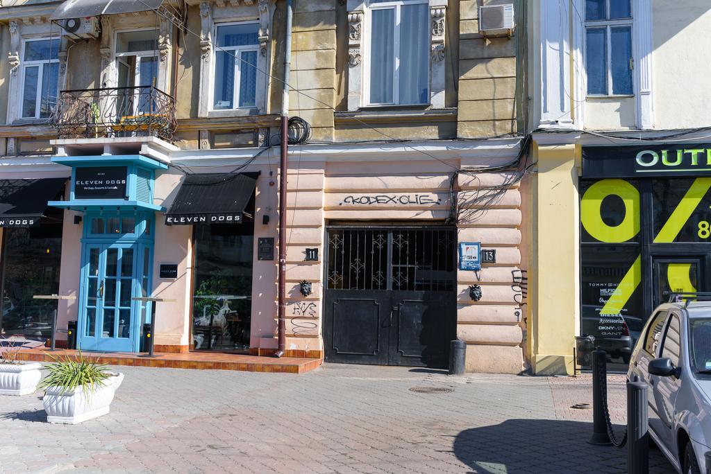 Krovat Na Deribasovskoy Odesa Exterior photo